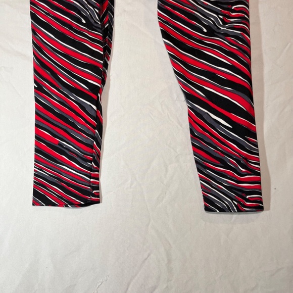 K-Deer Leggings Striped Red/Black/White High Waist Cropped Women Size L Large - Picture 3 of 6